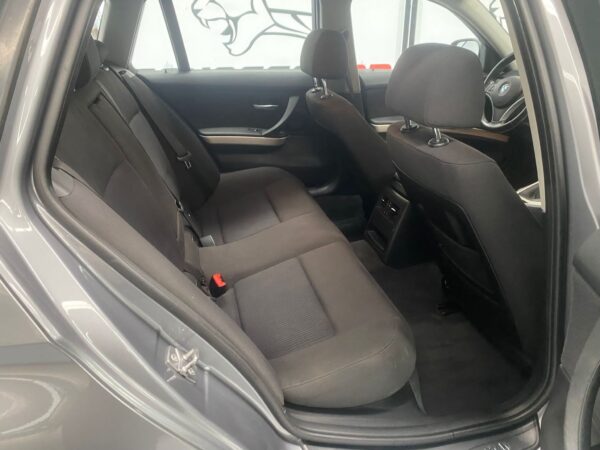BMW 318i Touring - Imagen 8