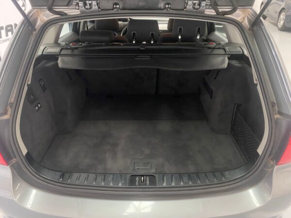 BMW 318i Touring - Imagen 10