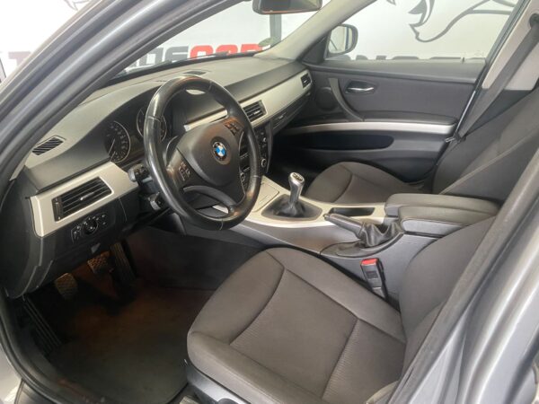 BMW 318i Touring - Imagen 5