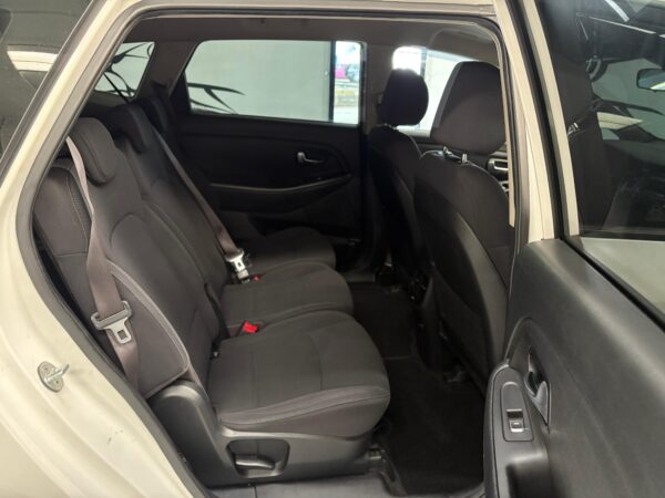 KIA CARENS 1.7 CRDI - Imagen 8